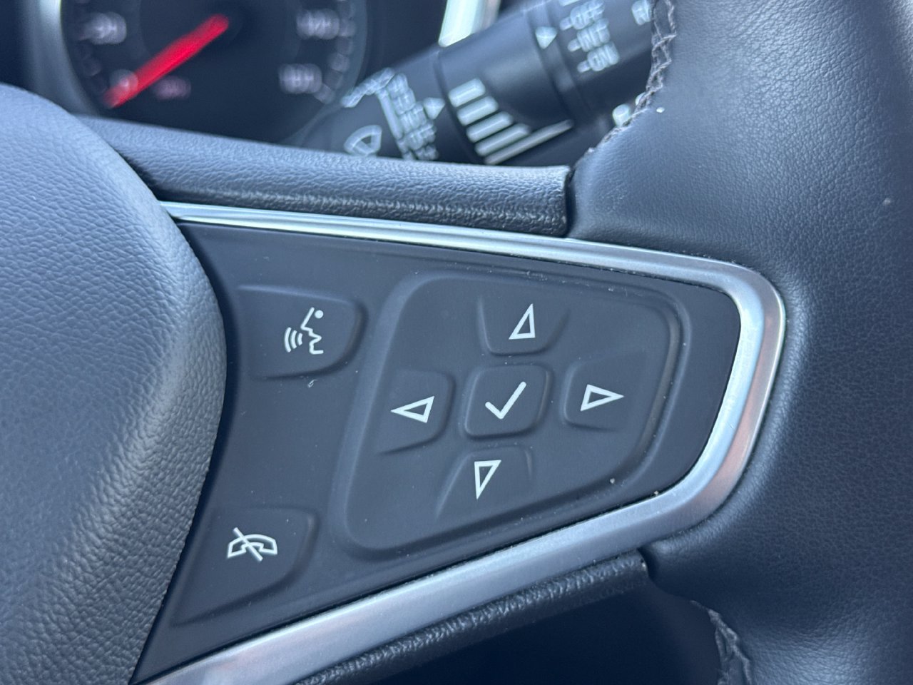Used 2023 Chevrolet Equinox LT AWD/4WD image 26