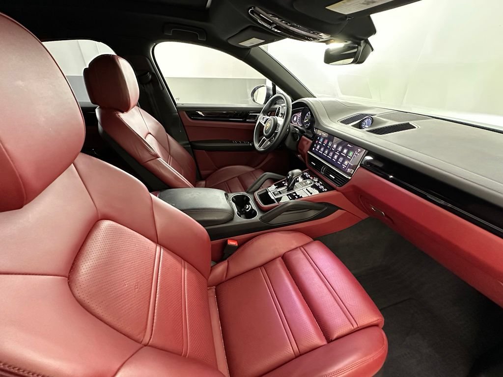 Certified 2023 Porsche Cayenne Coupe AWD/4WD image 41