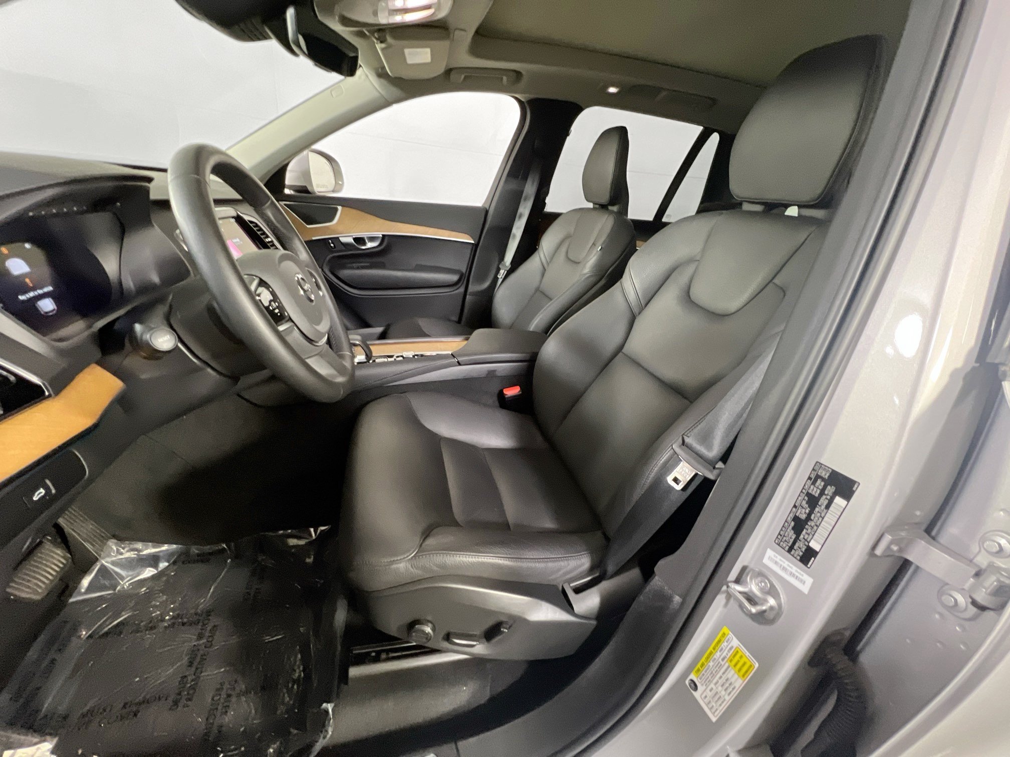 Used 2024 Volvo XC90 B5 Plus AWD/4WD image 21