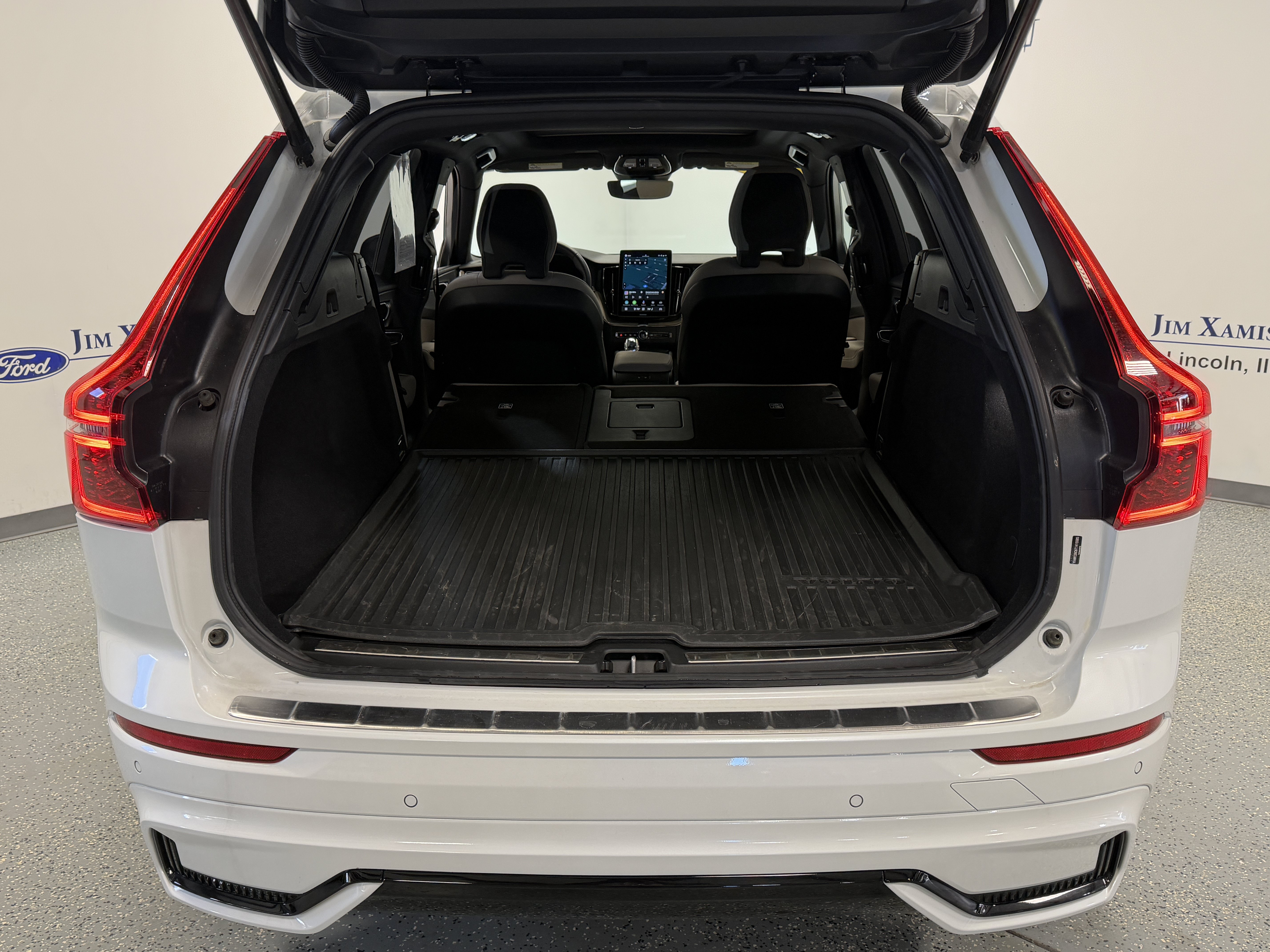 Used 2026 Volvo XC60 B5 Plus AWD/4WD image 26