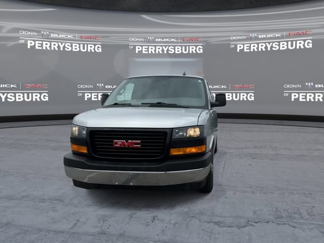 Used 2018 GMC Savana 2500 w/ Driver Convenience Package RWD image 3