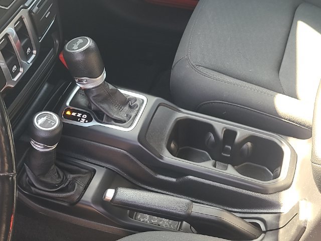 Used 2020 Jeep Wrangler Sport AWD/4WD image 22