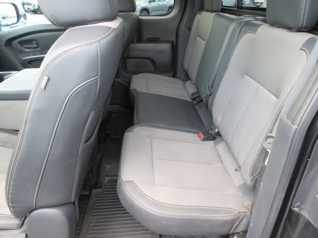 Used 2019 Nissan Titan S AWD/4WD image 12