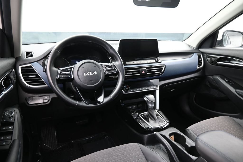 Used 2022 Kia Seltos S AWD/4WD image 11
