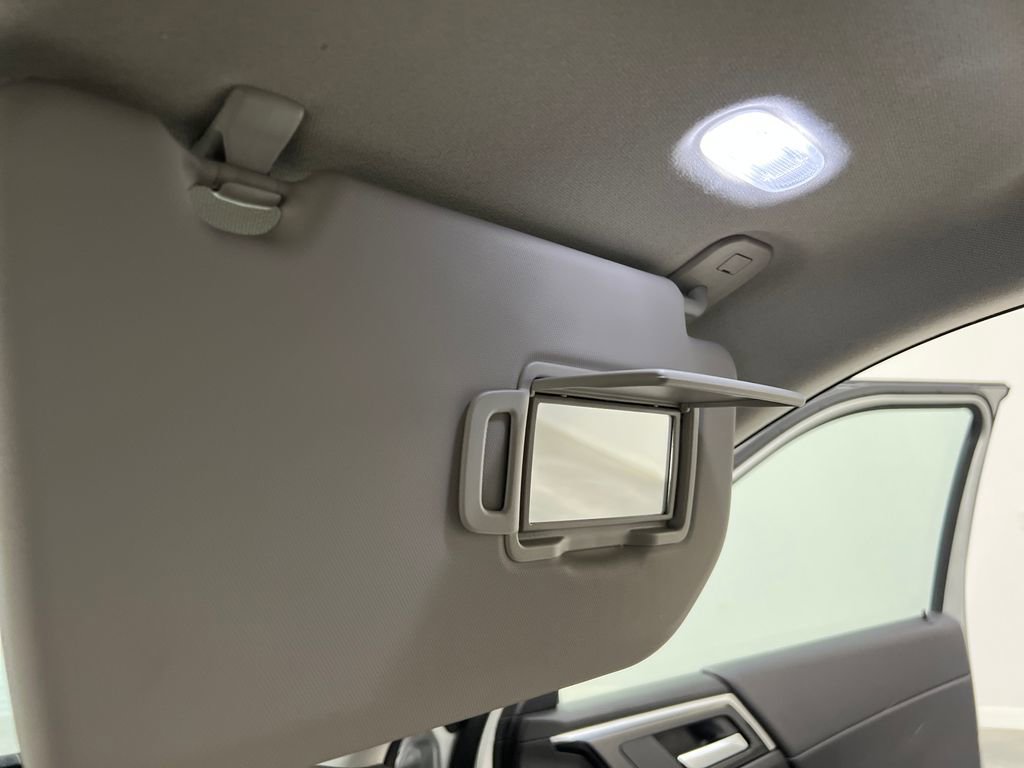 Used 2025 Mitsubishi Outlander SE image 67