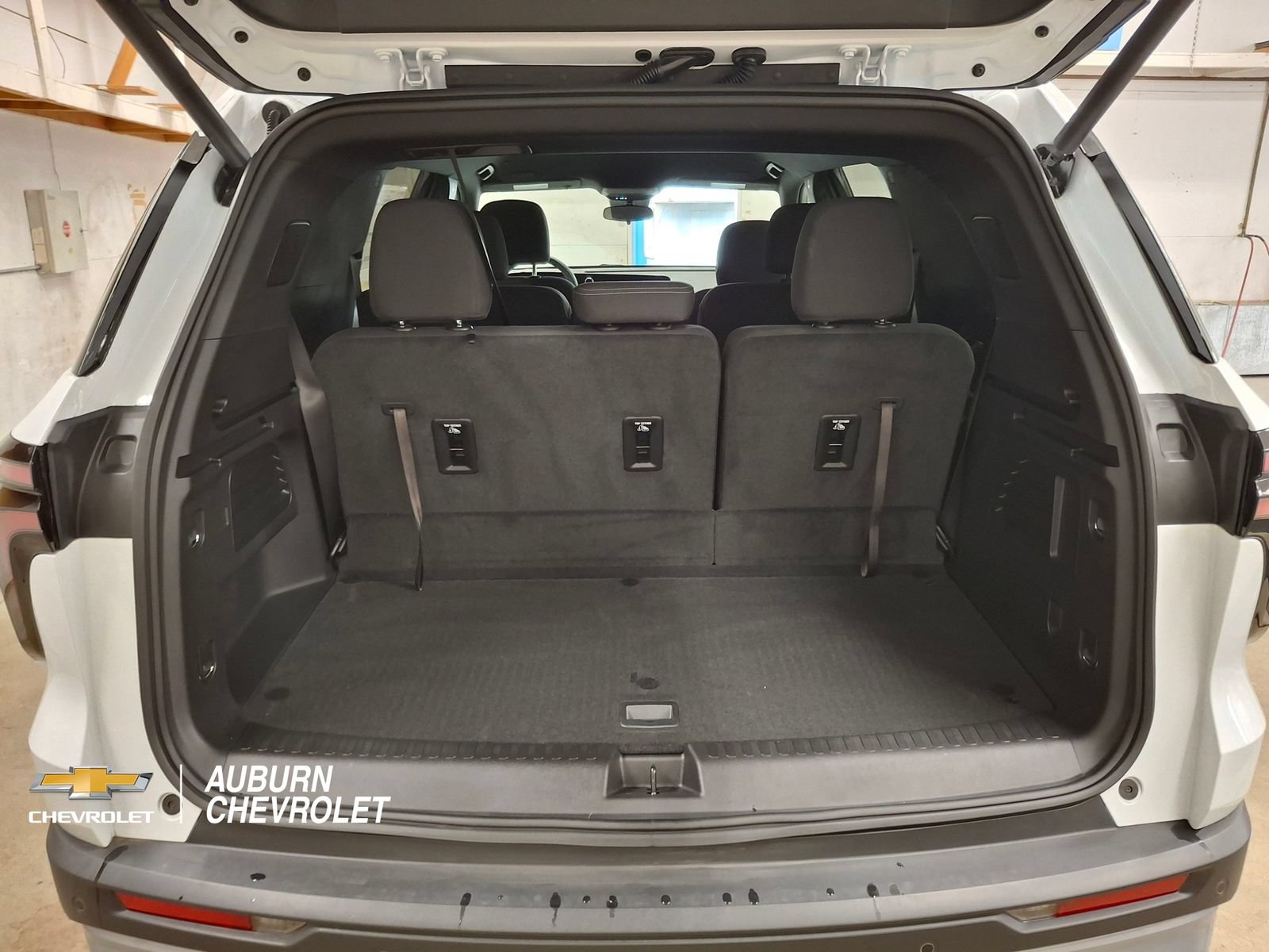 Used 2025 Chevrolet Traverse LT w/ Driver Confidence Package FWD image 18