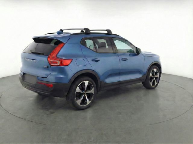 Used 2023 Volvo XC40 B5 Plus w/ Driver Assist Package image 34