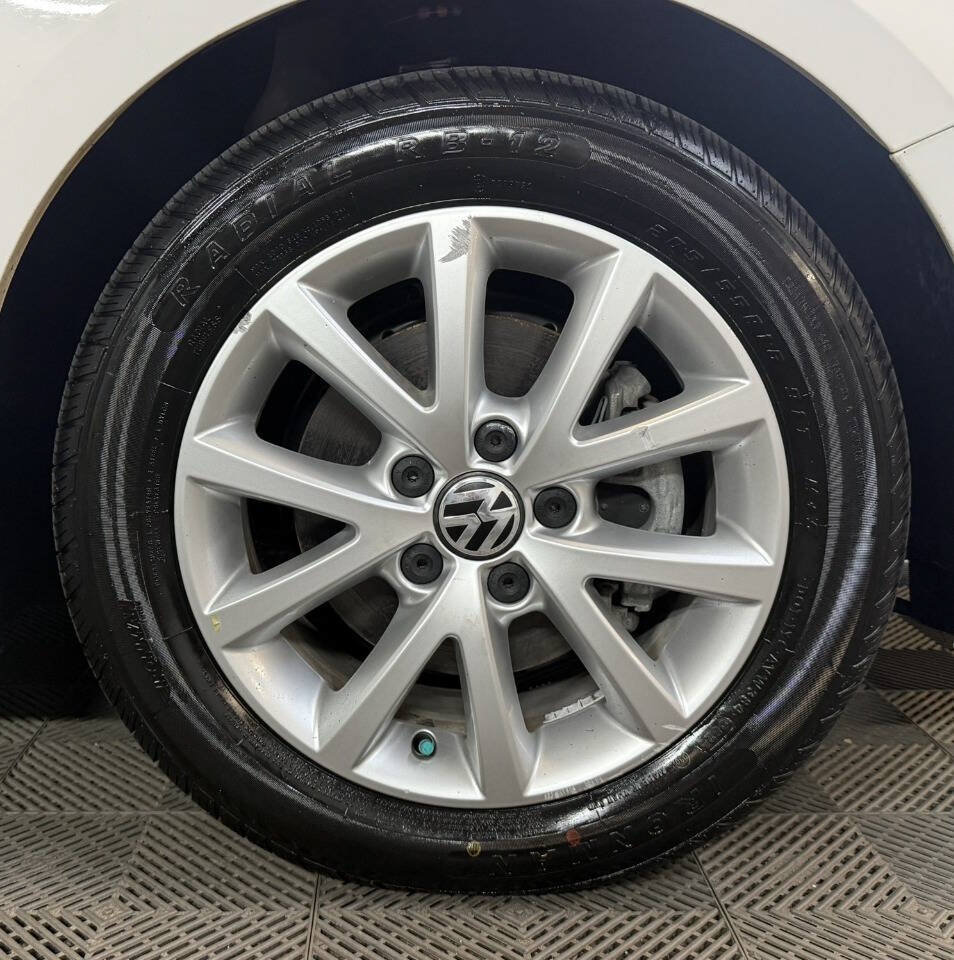 Used 2012 Volkswagen Jetta SE FWD image 22