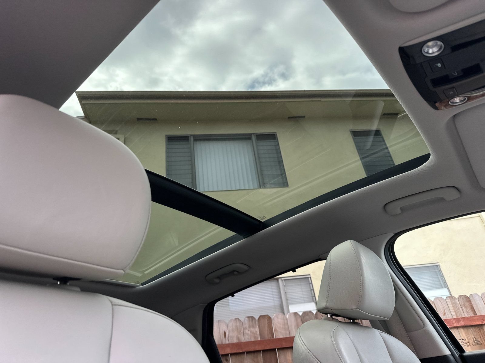Certified 2023 Kia Sorento SX Prestige w/ Panoramic Sunroof Package AWD/4WD image 24