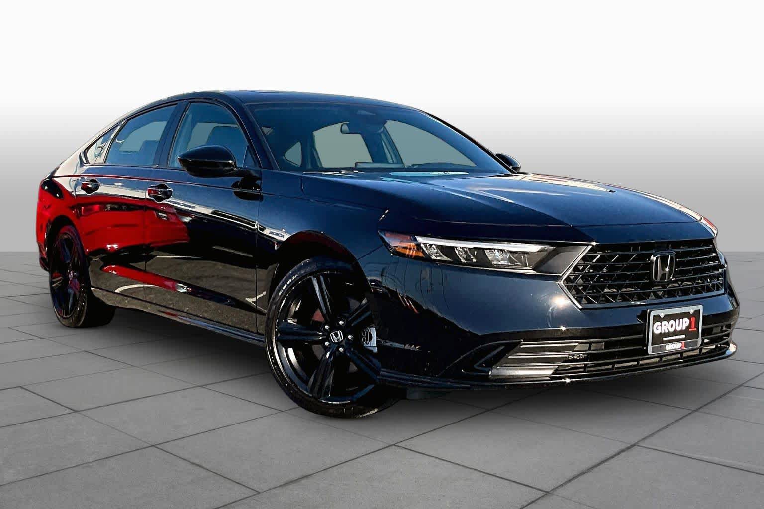 Used 2025 Honda Accord Sport image 3