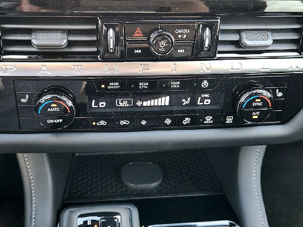 New 2026 Nissan Pathfinder SL FWD image 19
