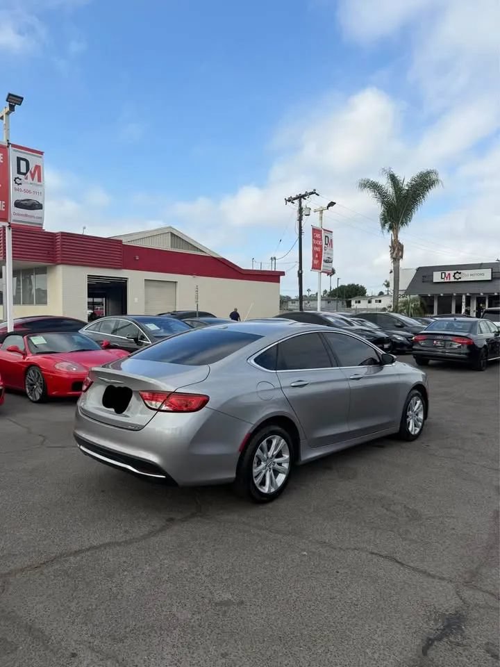 Used 2015 Chrysler 200 Limited w/ Convenience Group FWD image 4