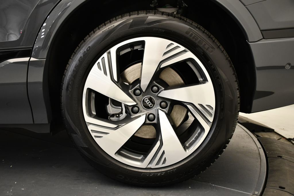 New 2025 Audi Q6 e-tron Premium Plus image 13