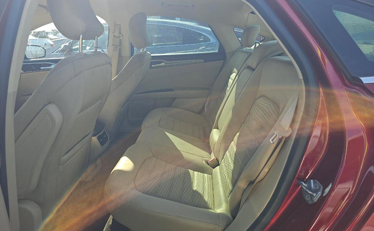Used 2016 Ford Fusion SE FWD image 10