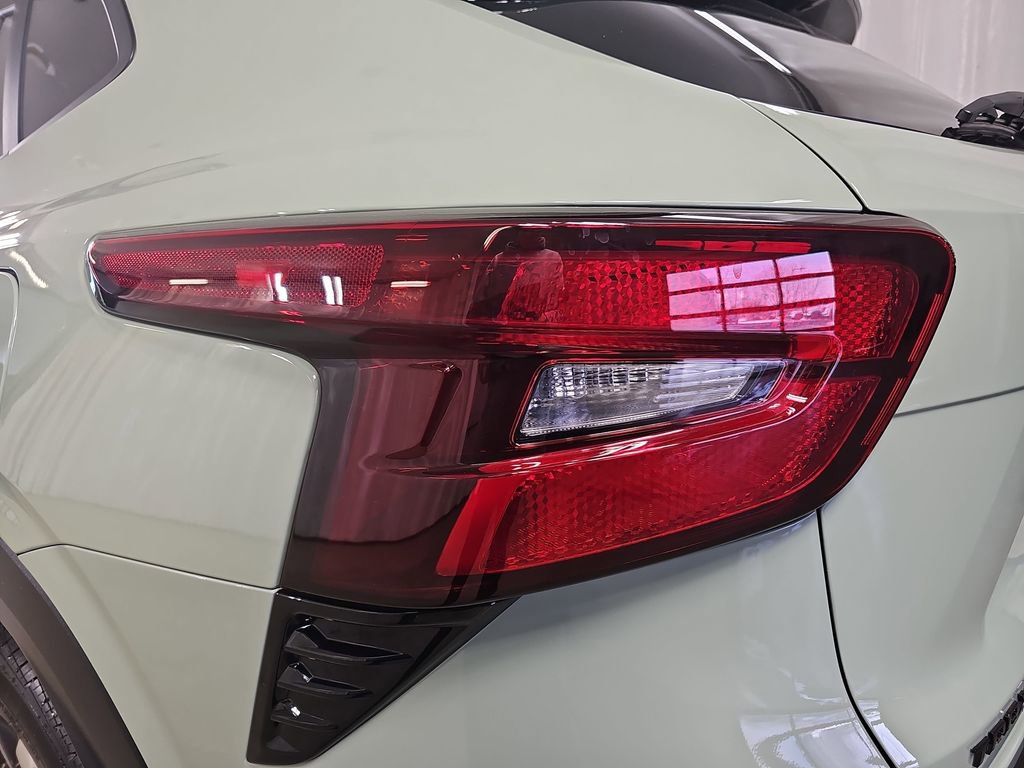 Certified 2024 Chevrolet Trax RS w/ Driver Confidence Package image 39