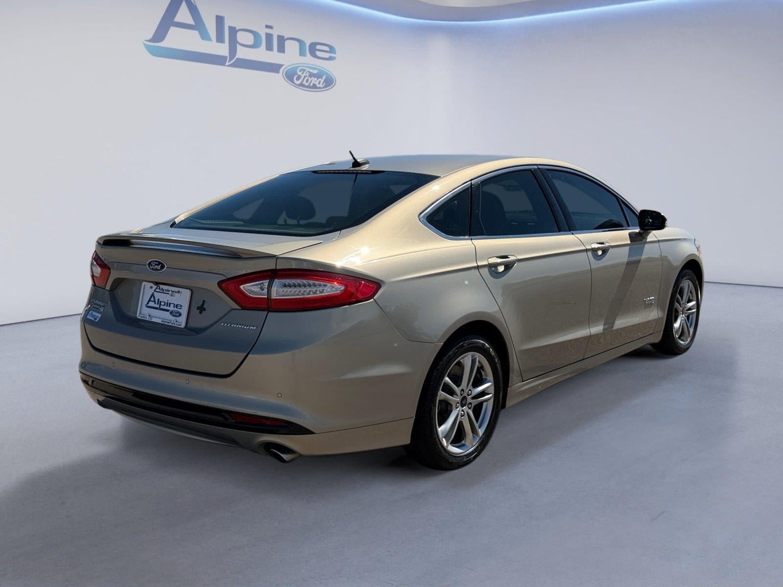 Used 2016 Ford Fusion Energi Titanium w/ Driver Assist Package FWD image 5