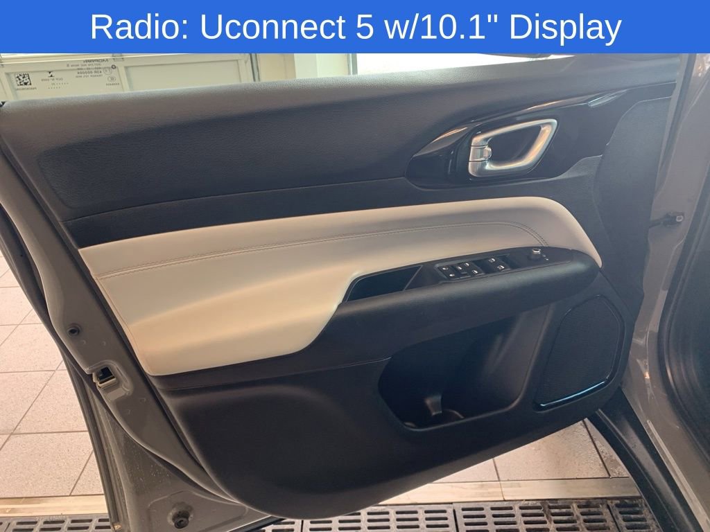 Used 2022 Jeep Compass Limited image 9