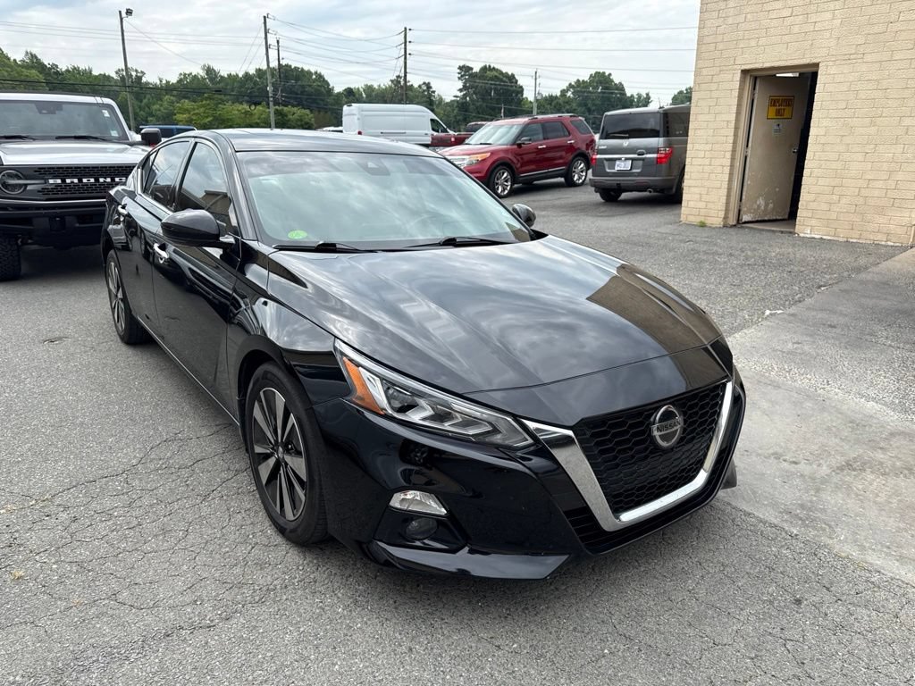 Used 2019 Nissan Altima 2.5 SV FWD image 2