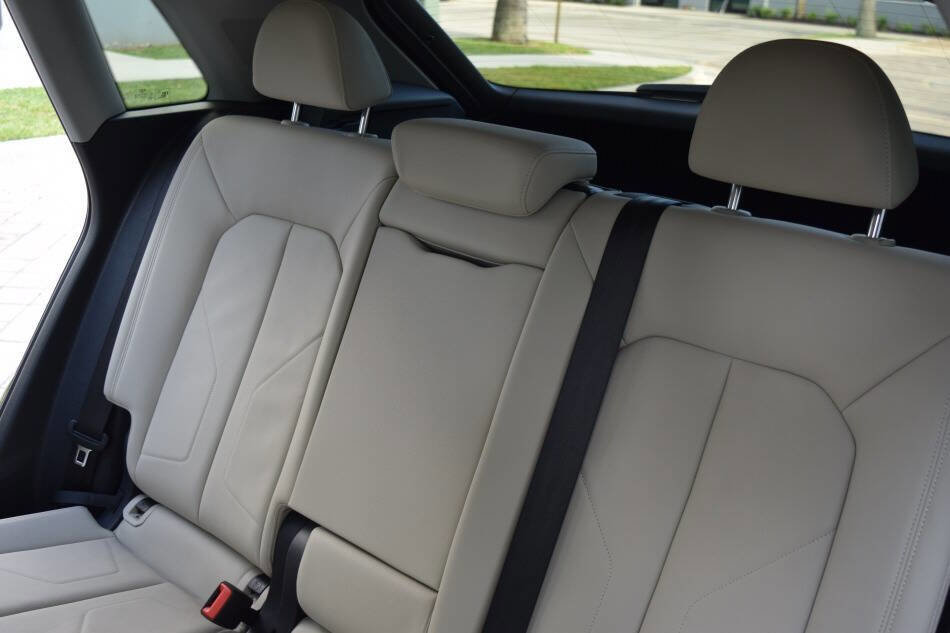 Used 2022 Audi Q3 2.0T Premium w/ Convenience Package AWD/4WD image 44