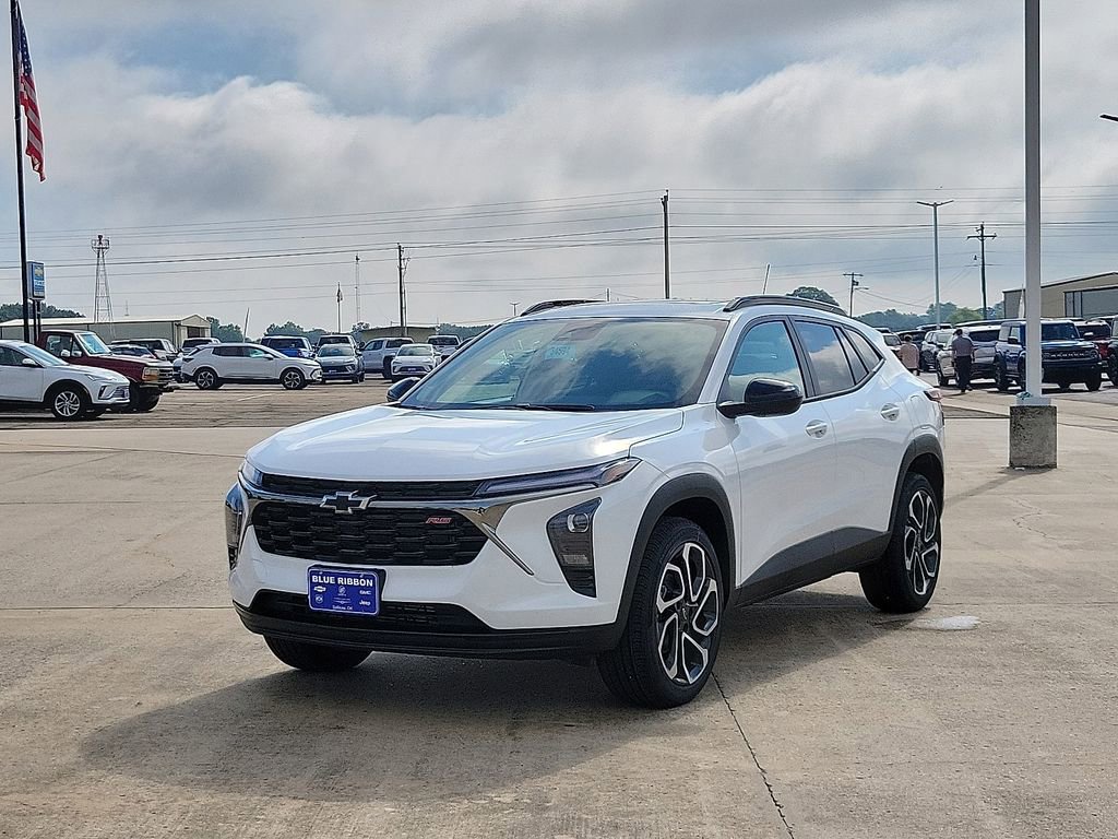 New 2026 Chevrolet Trax RS w/ Sunroof Package image 2