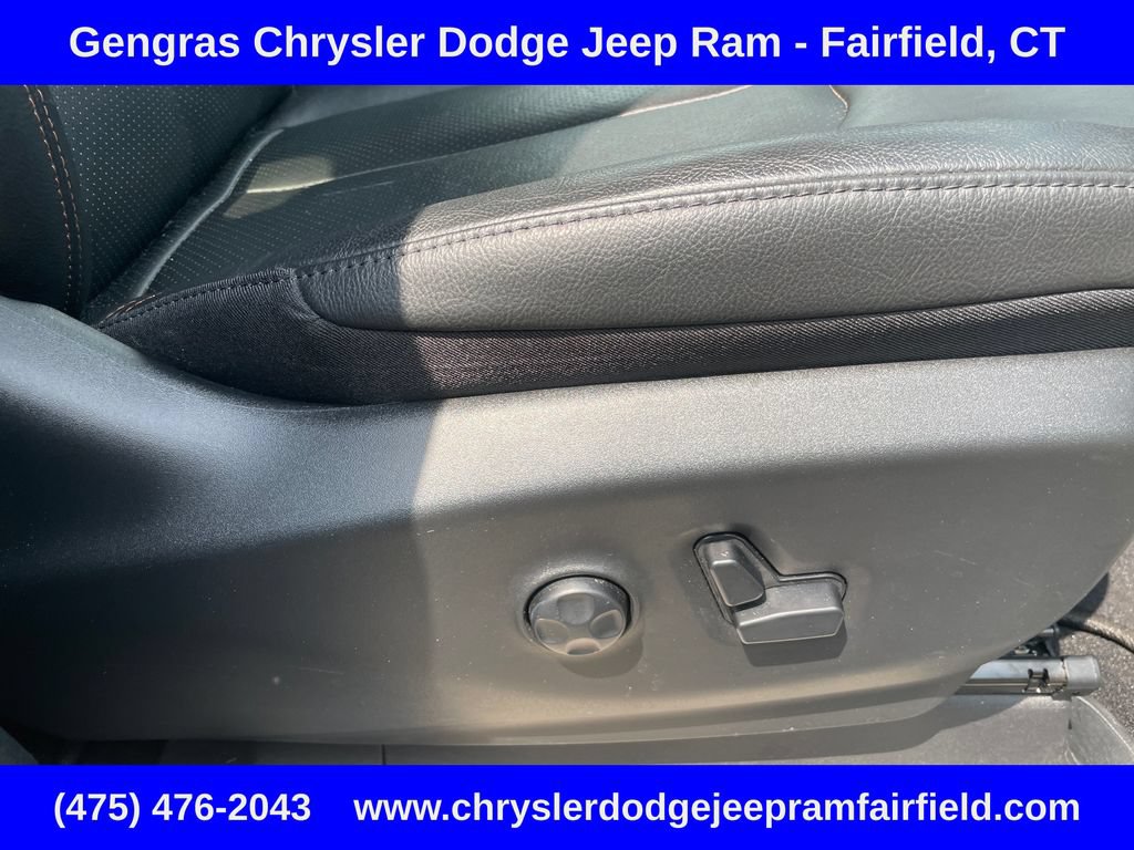 Used 2020 Chrysler Pacifica Touring-L Plus FWD image 21