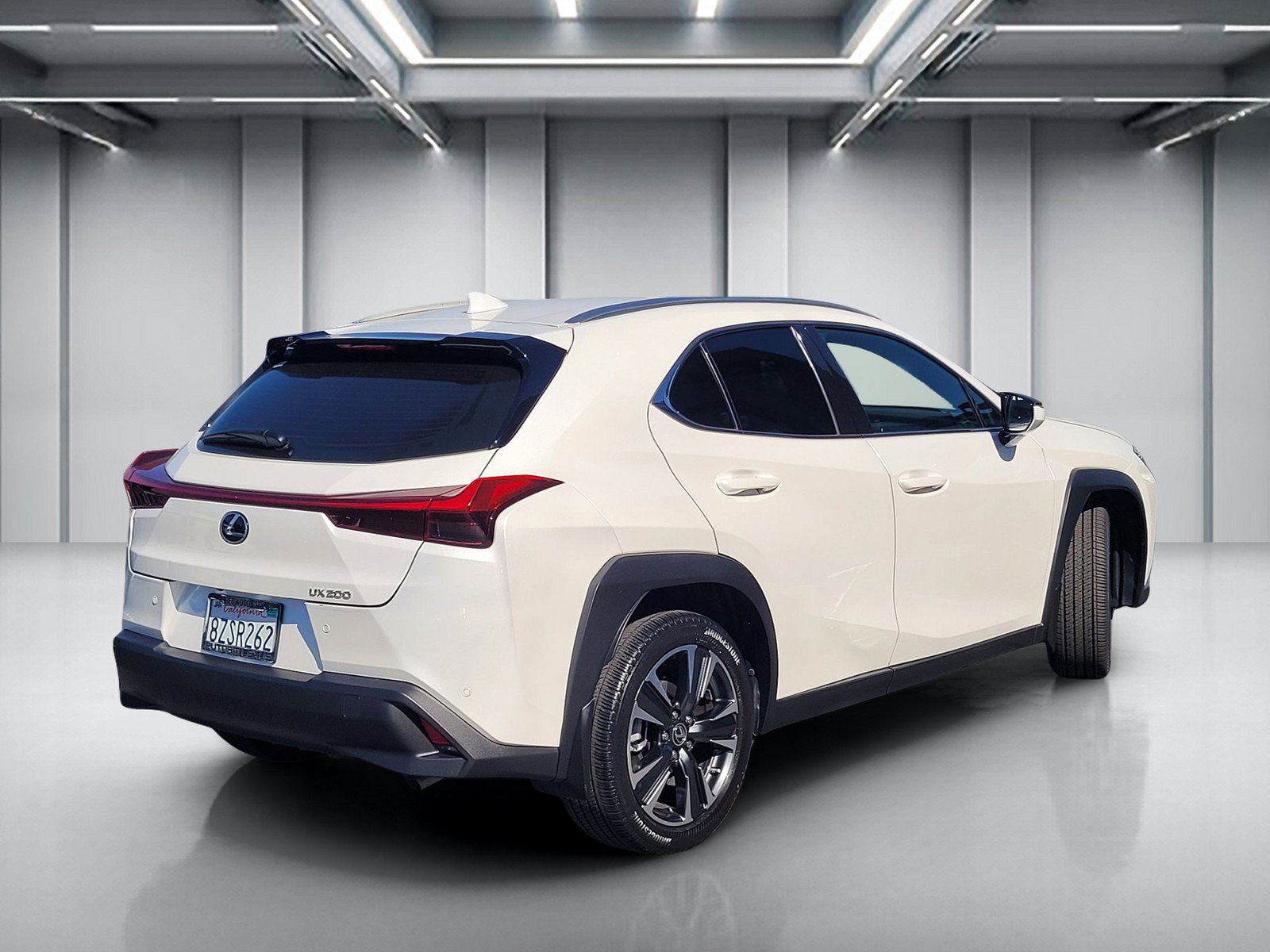 Certified 2022 Lexus UX 200 w/ Accessory Package (Z2) FWD image 5
