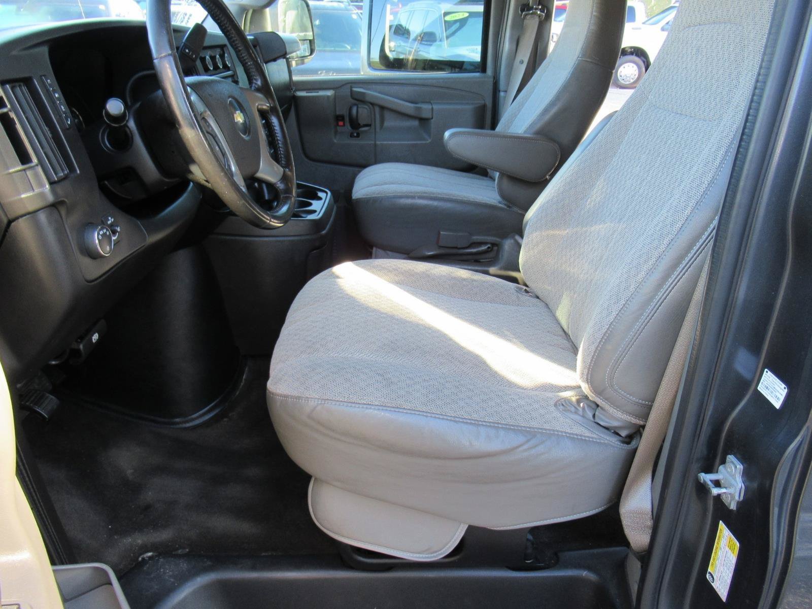 Used 2016 Chevrolet Express 2500 LS RWD image 18