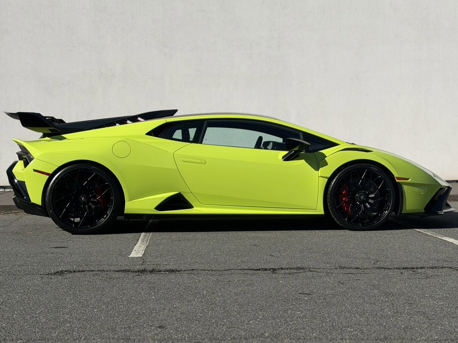 Used 2022 Lamborghini Huracan STO image 8