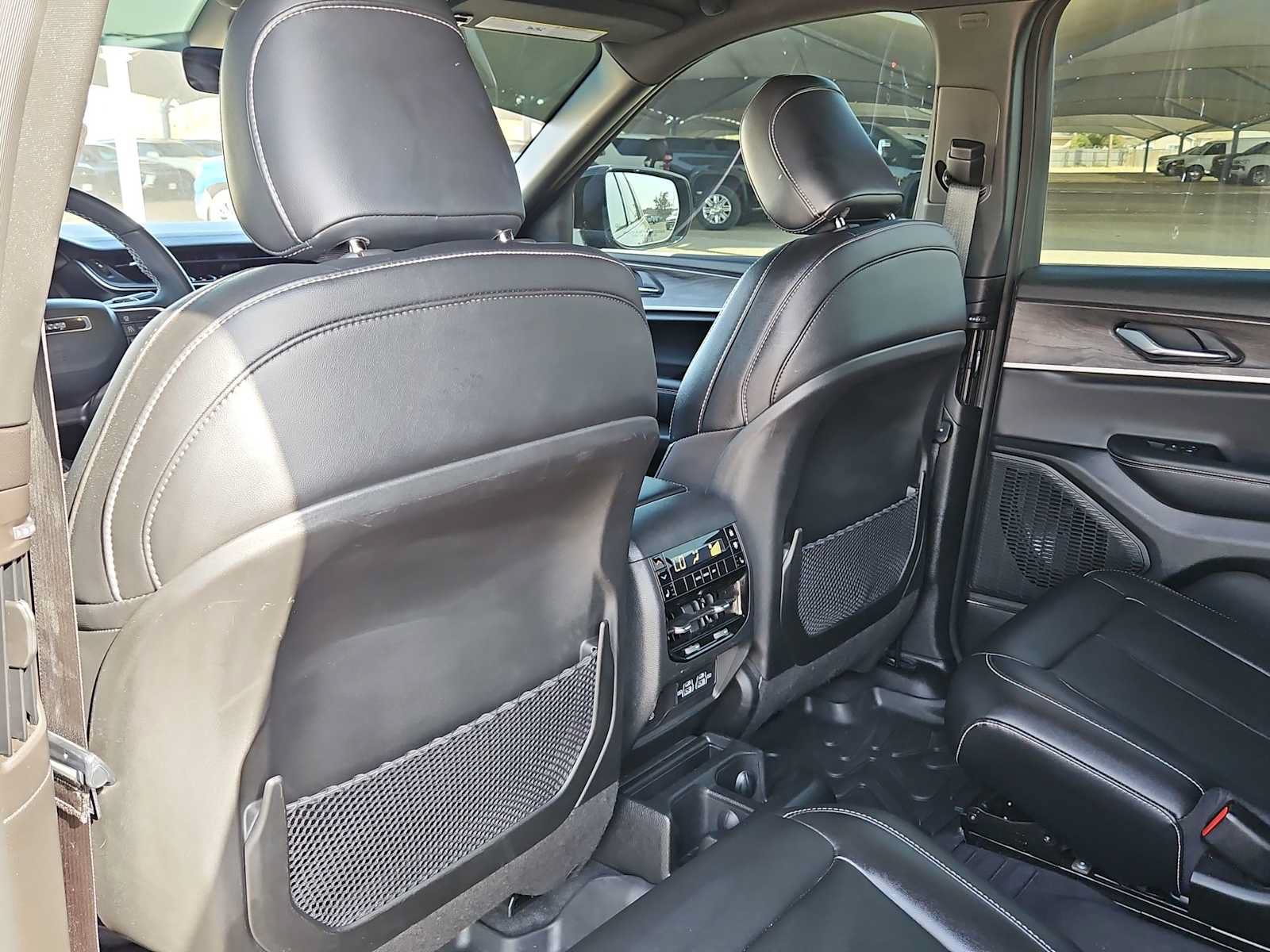 Used 2025 Jeep Grand Cherokee L Limited w/ Black Appearance Package RWD image 16