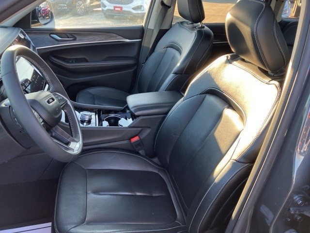 Used 2022 Jeep Grand Cherokee Limited 4xe image 12