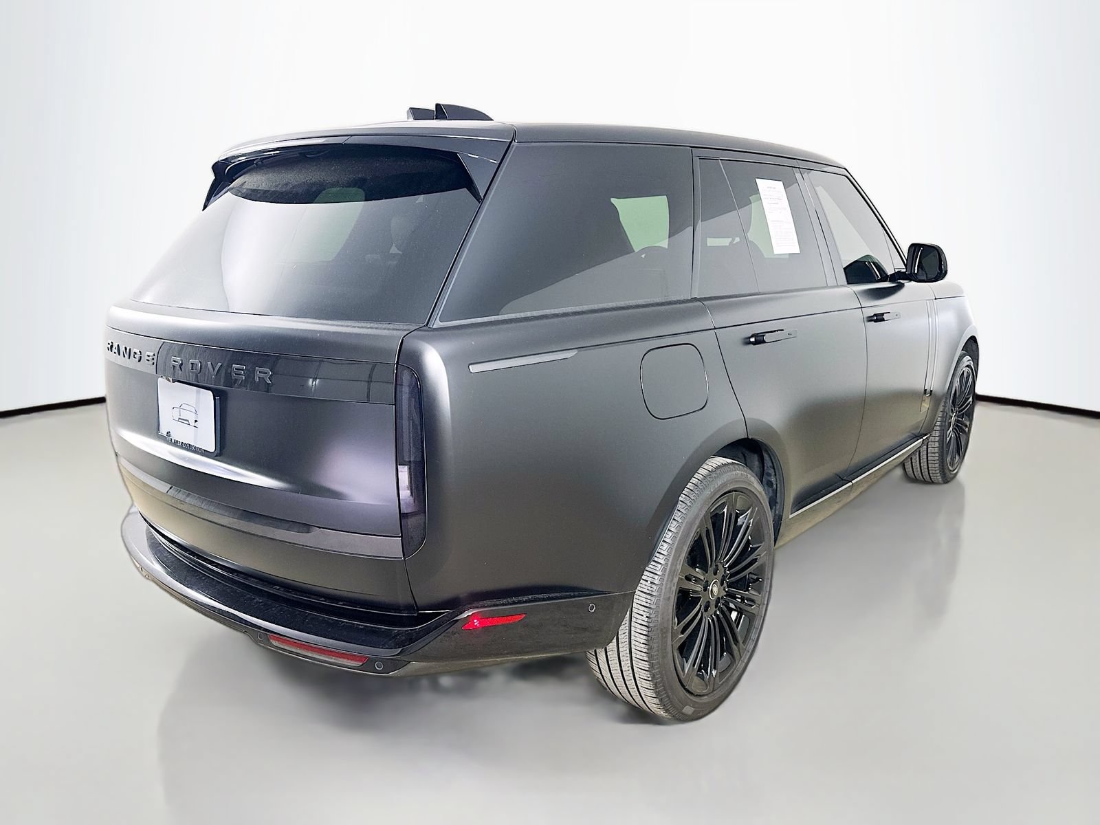 Used 2025 Land Rover Range Rover SE AWD/4WD image 5