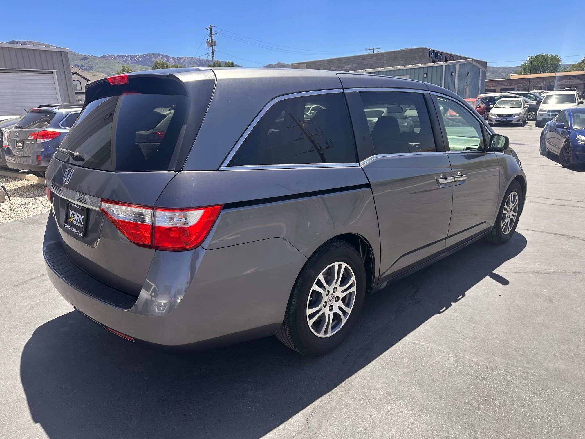 Used 2012 Honda Odyssey EX image 3