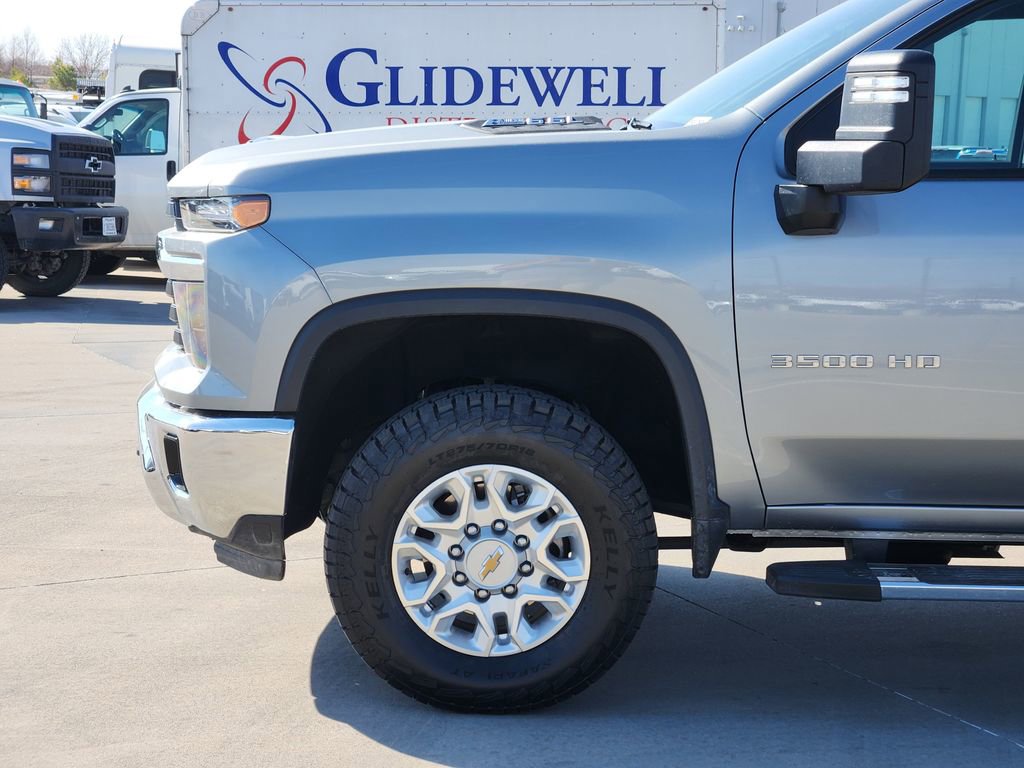 Used 2024 Chevrolet Silverado 3500 LT w/ Convenience Package image 11