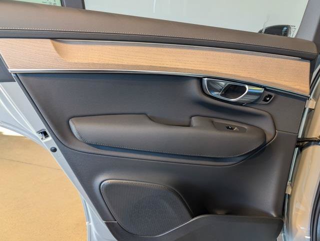 New 2026 Volvo XC90 B6 Plus w/ Protection Package Premier AWD/4WD image 21