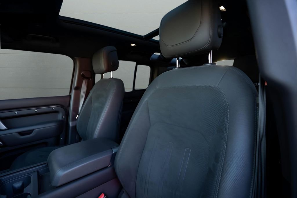 Used 2023 Land Rover Defender 110 V8 image 27