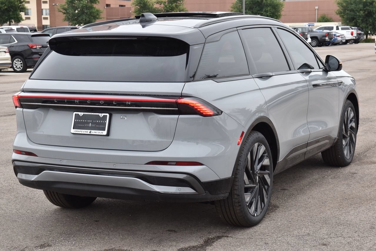 New 2026 Lincoln Nautilus Reserve w/ Jet Appearance Package AWD/4WD image 14