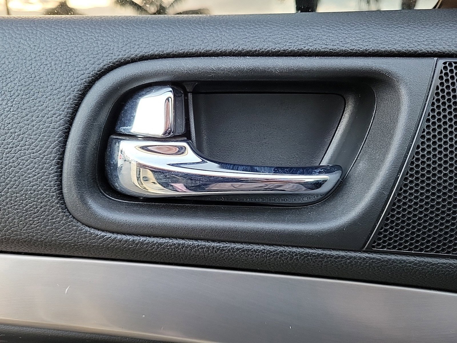 Used 2015 INFINITI Q40 w/ Moonroof Package image 33