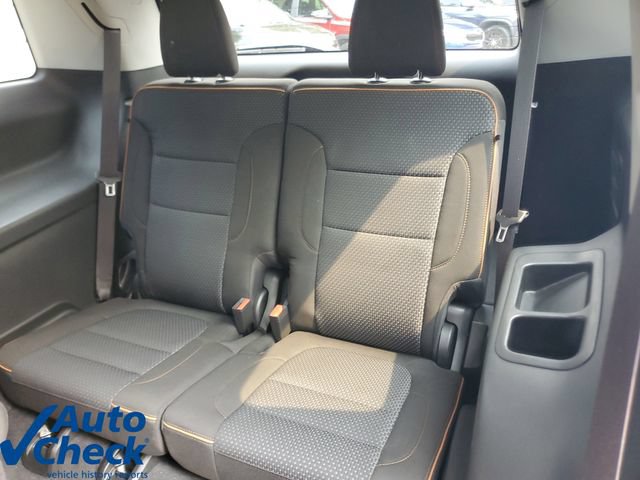 Used 2023 GMC Acadia AT4 AWD/4WD image 12