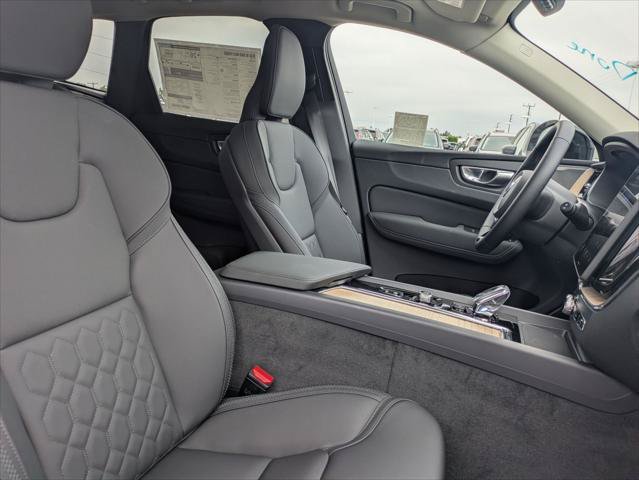 New 2026 Volvo XC60 B5 Plus w/ Climate Package PRO AWD/4WD image 14