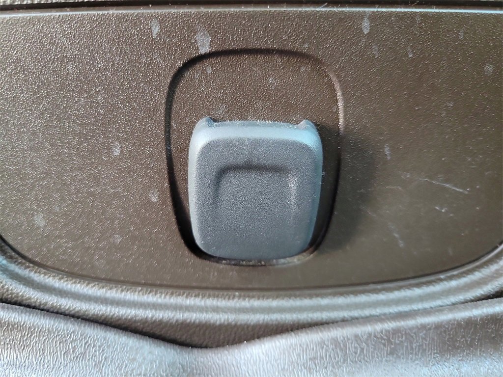 Used 2019 Buick LaCrosse Essence w/ Sights and Sounds Package image 12