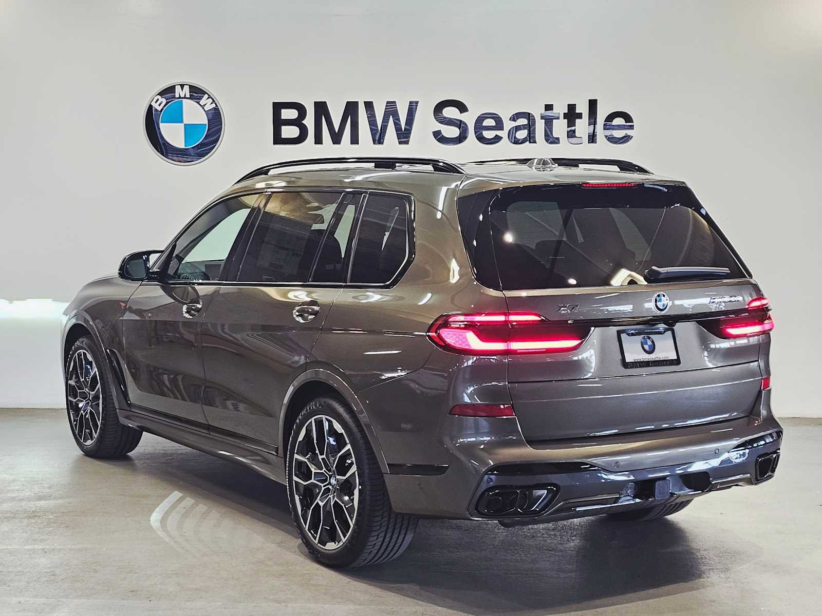 New 2026 BMW X7 M60i image 4