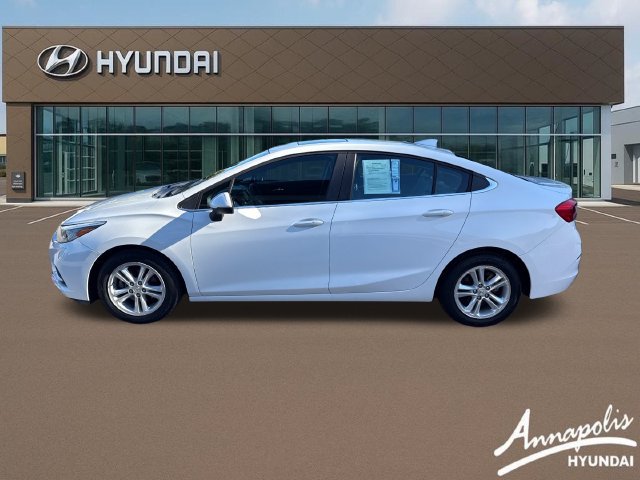 Used 2016 Chevrolet Cruze LT w/ Sun And Sound Package FWD image 2
