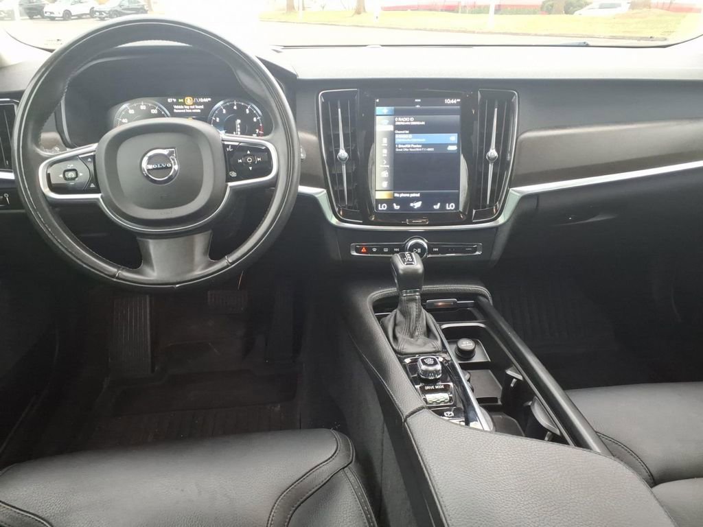 Used 2018 Volvo V90 T6 Cross Country w/ Convenience Package image 9