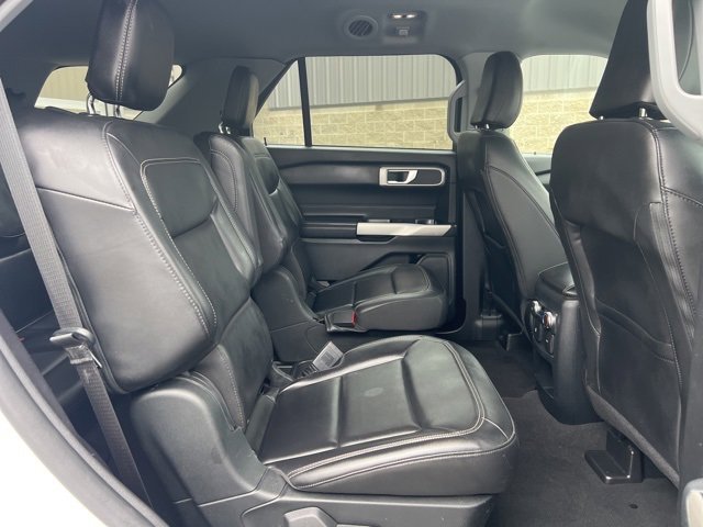 Used 2021 Ford Explorer XLT w/ Equipment Group 202A image 14