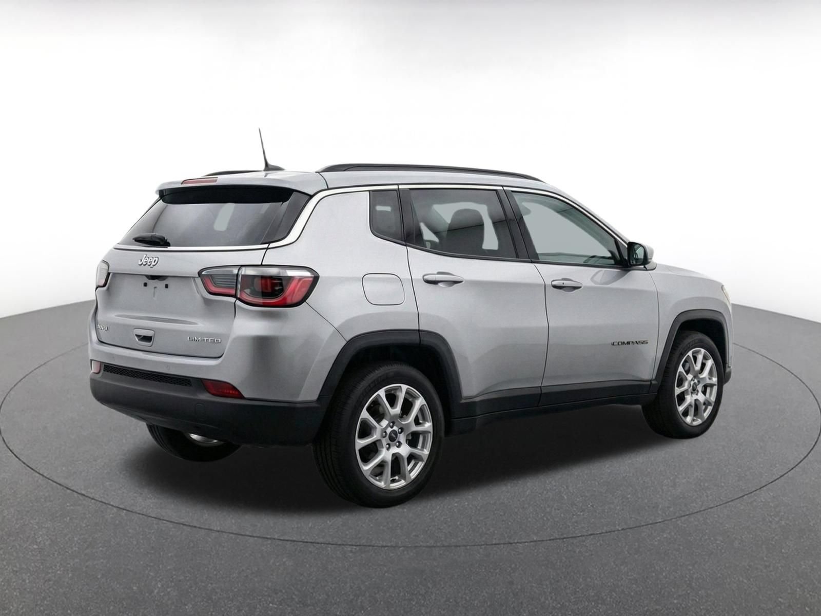 Used 2025 Jeep Compass Limited AWD/4WD image 11