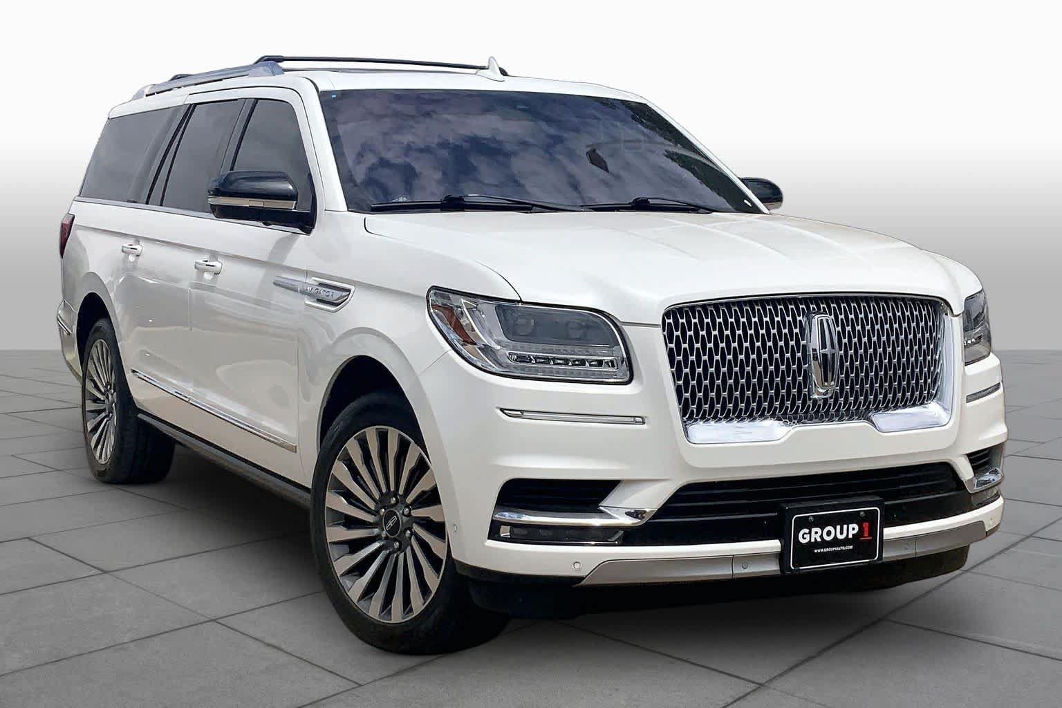 Used 2020 Lincoln Navigator L Reserve w/ Luxury Package AWD/4WD image 2