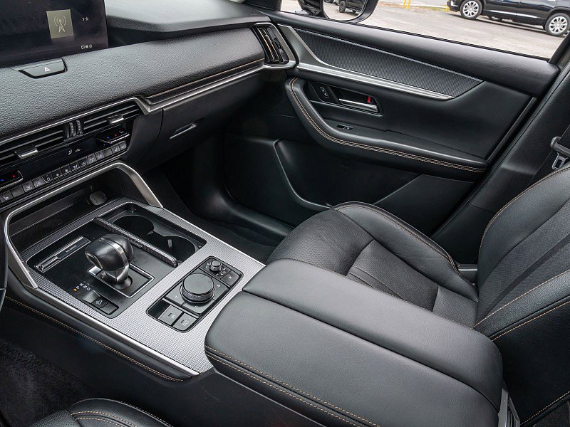 Used 2025 MAZDA CX-70 3.3 Turbo w/ Preferred Package image 16