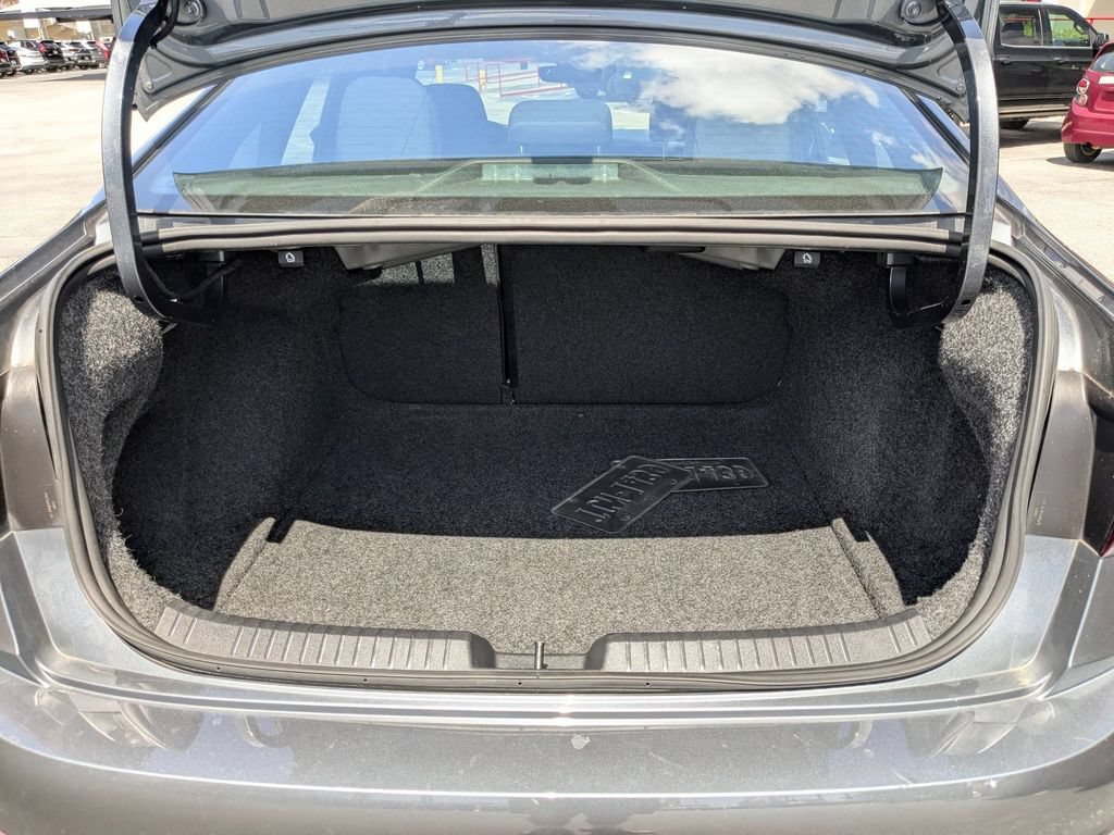 Used 2025 Volkswagen Jetta Sport FWD image 24