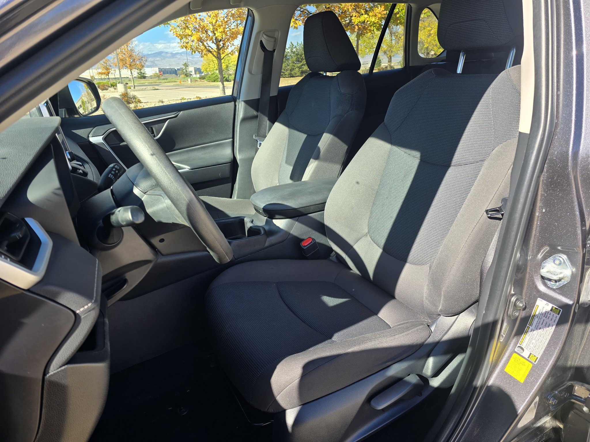 Used 2024 Toyota RAV4 LE AWD/4WD image 14