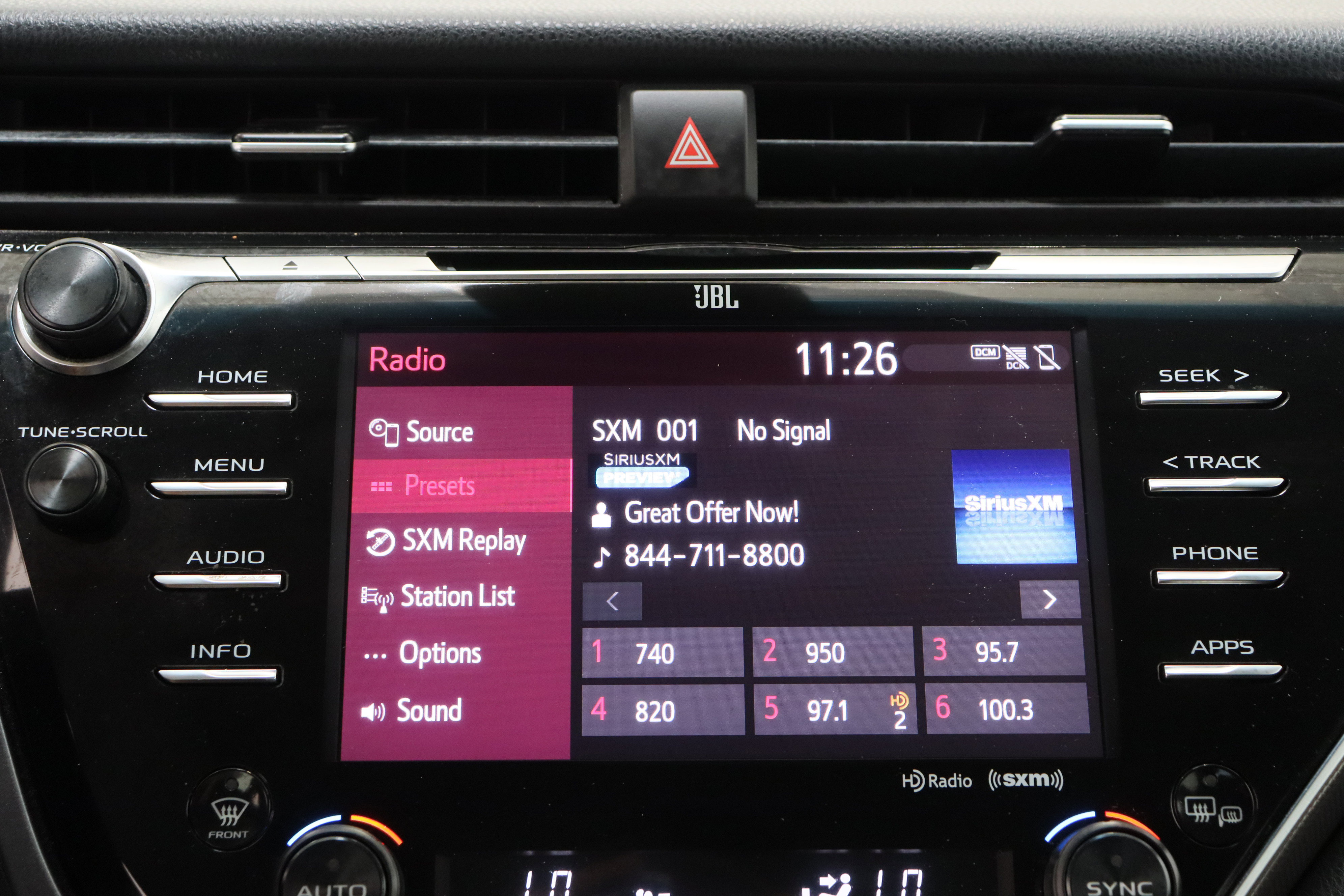 Used 2018 Toyota Camry XSE image 19